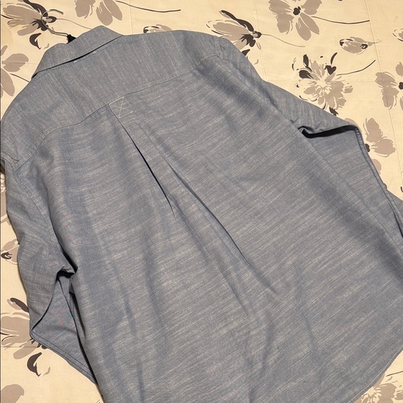 Eddie Bauer Men's Gray Casual Button-Down Shirt. - Picture 5 of 5